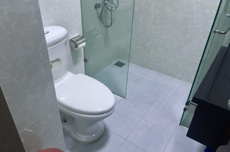 ベトナムIT留学のホテルのトイレとシャワー